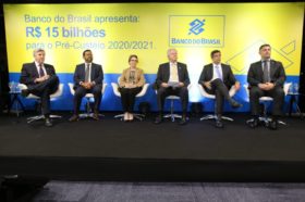 Estado presente: Brasil devalÃºa su moneda para mejorar los ingresos de los productores agrÃ­colas ante la caÃ­da de precios internacionales de los granos