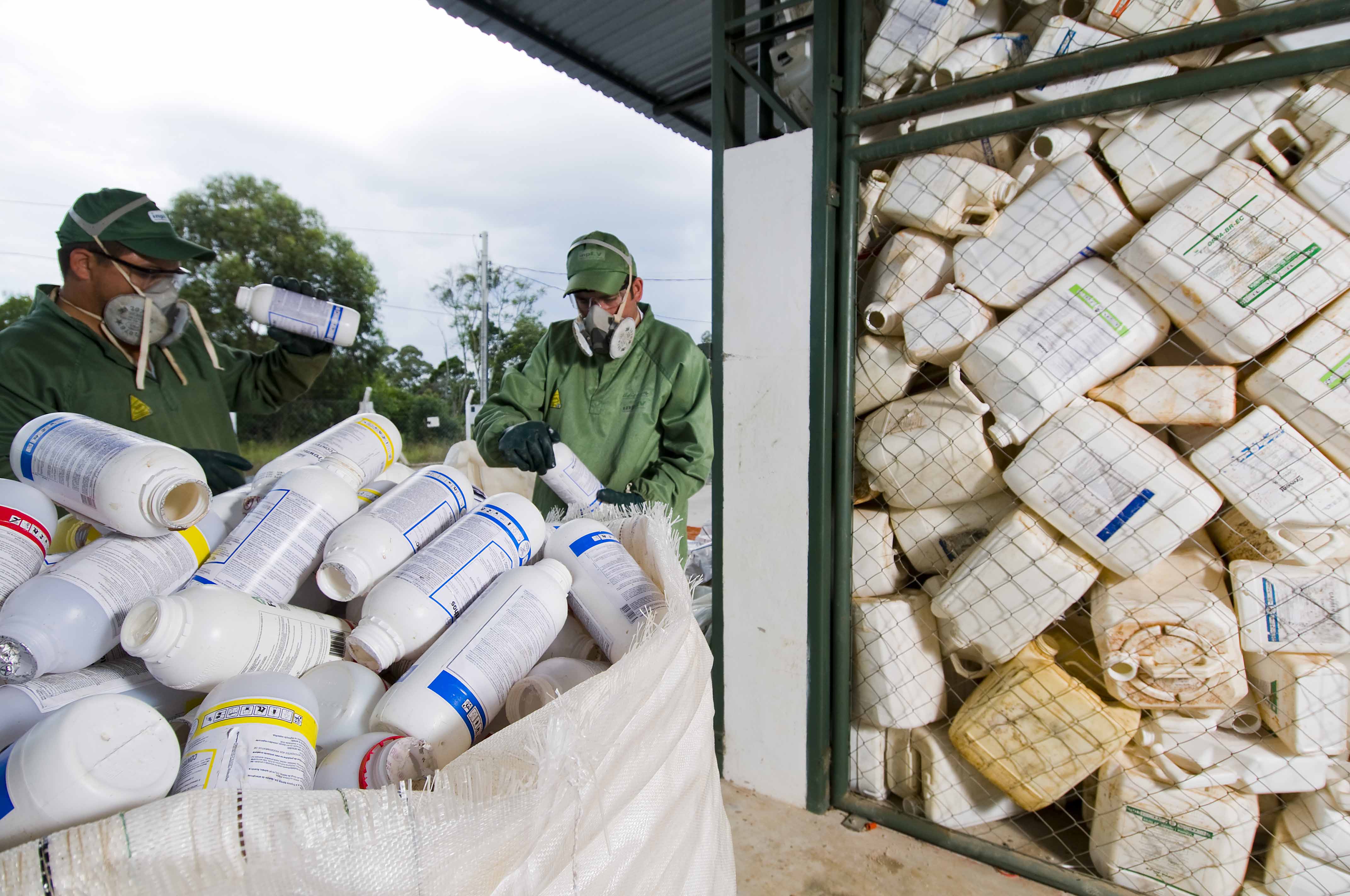 El programa brasileÃ±o de gestiÃ³n de envases de agroquÃ­micos procesÃ³ un rÃ©cord de 40.400 toneladas: en la Argentina sigue siendo una cuenta pendiente